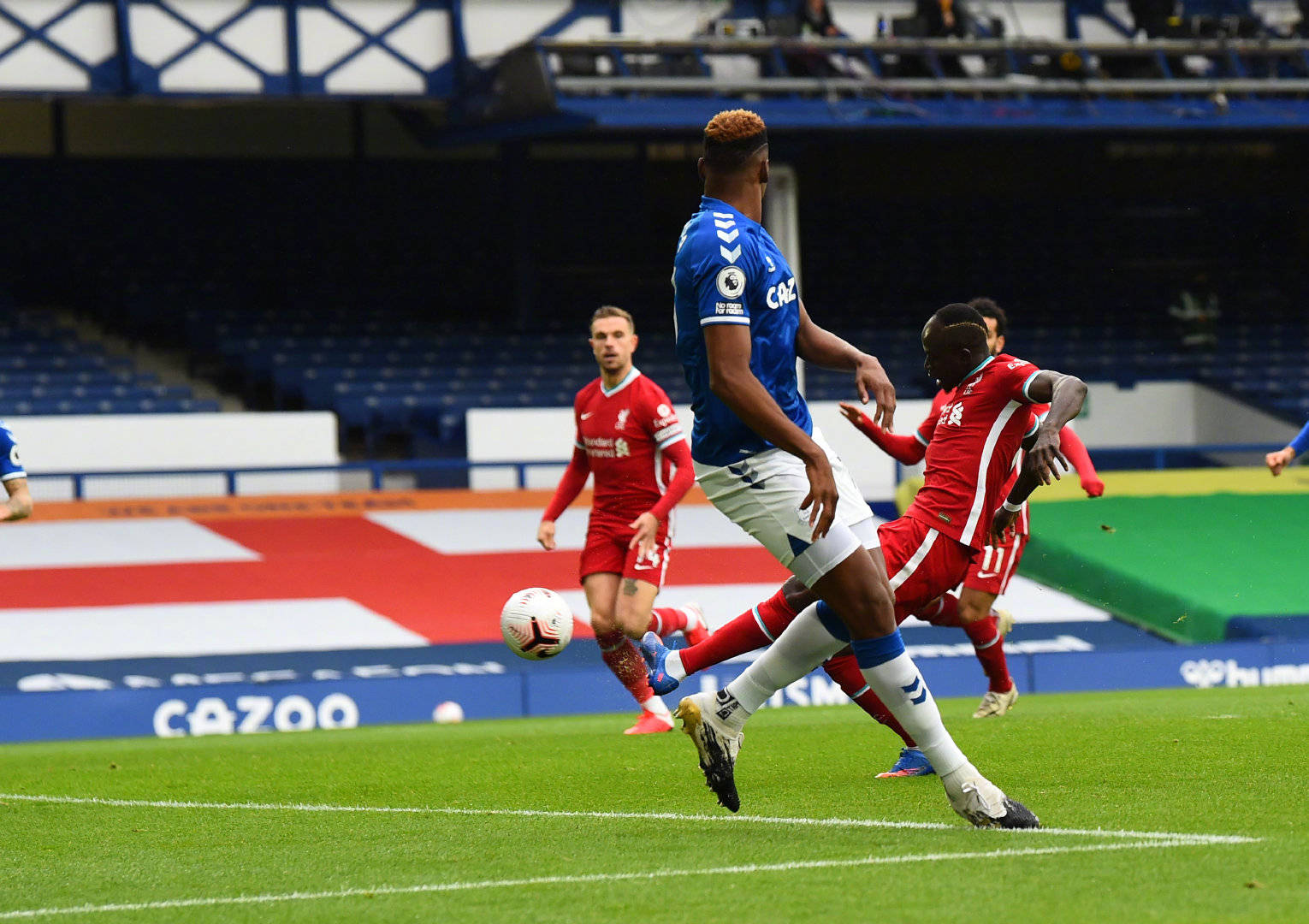 足注入了一 足注入了一